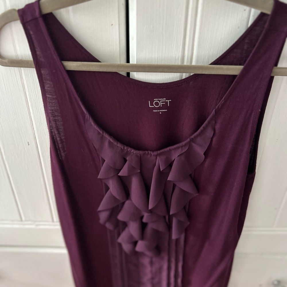 NWOT LOFT Deep Purple Ruffle Front Tank Sleeveless with Scoop Neck - Picture 3 of 10
